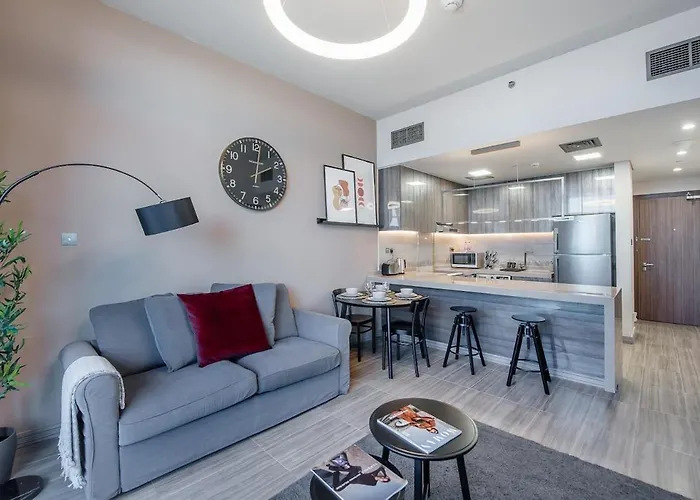 Warm 1-Bedroom Family-Friendly Aparment In Jlt